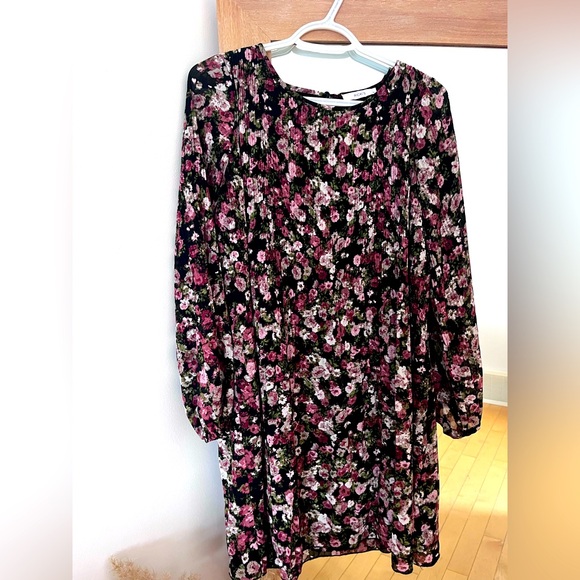 Cute Floral Pleated Dress - Picture 1 of 5